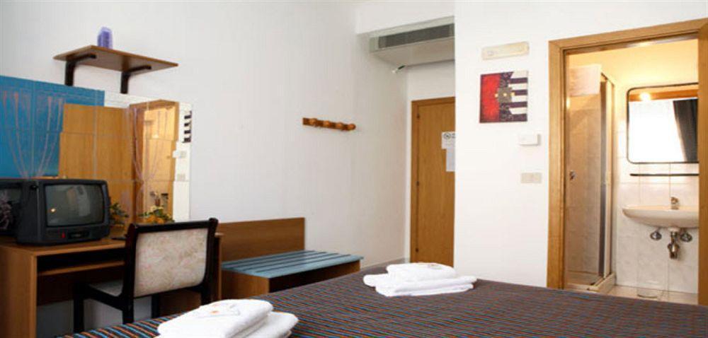 Hotel Amendola Fiera Milan Exterior photo